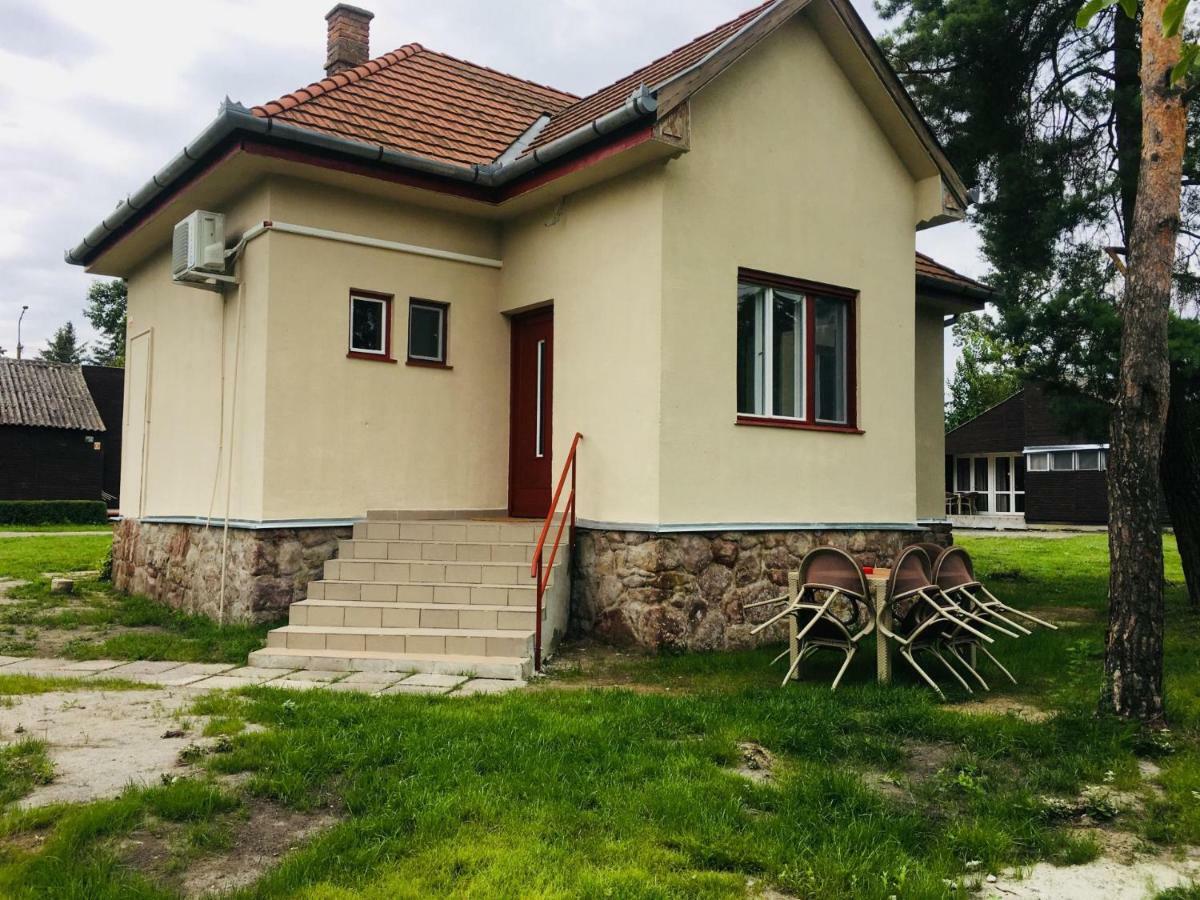 Bed and Breakfast Napsugár Club és Panzió Fonyód Exterior foto