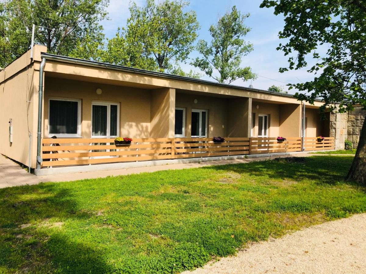 Bed and Breakfast Napsugár Club és Panzió Fonyód Exterior foto